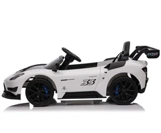 Elektromobilis Maserati MC20 GT2, Baltas