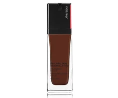 „Shiseido Synchro Skin Radiant Lifting“ skystas makiažo pagrindas, 560 Obsidian Juodas SPF 30, 30 ml