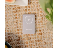 „Verbatim“ – „Charge 'n' Go Magnetic Wireless Power Bank 5000“.