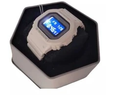 Laikrodis „Casio G-shock“ originalios metalinės akcentinės spalvos GMD-S5600-7ER