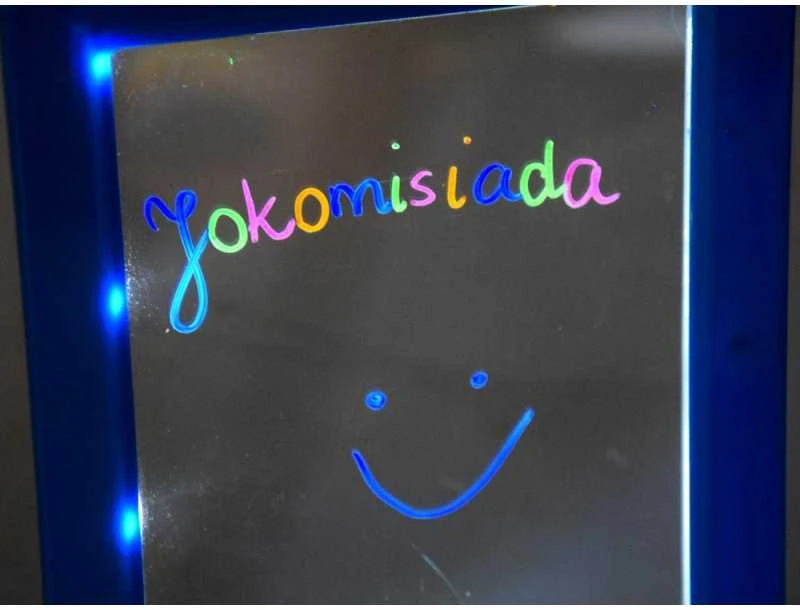 Jokomisiada Apšviesta lenta + 3D akiniai TA0092 rašikliai