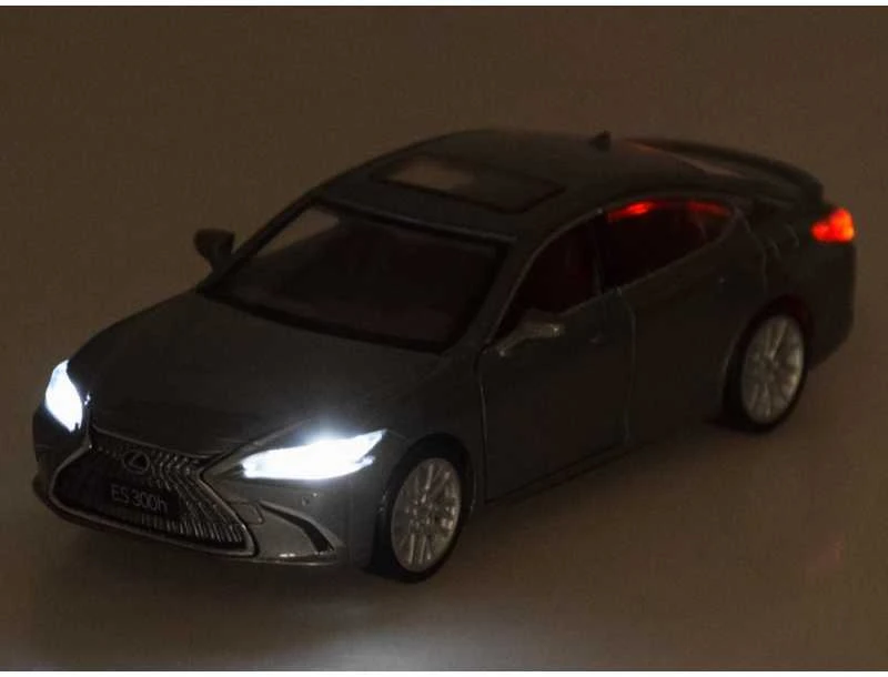 Jokomisiada Kolekcinis modelis Lexus ES300h 1:35 metalinis automobilis su šviesomis ir garsu ZA5051