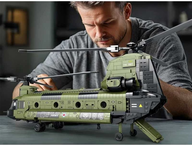 „Jokomisiada Reobrix“ licencijuoti statybiniai blokai CH-47 „Chinook“ sraigtasparnis, 1458 vnt. ZA5802