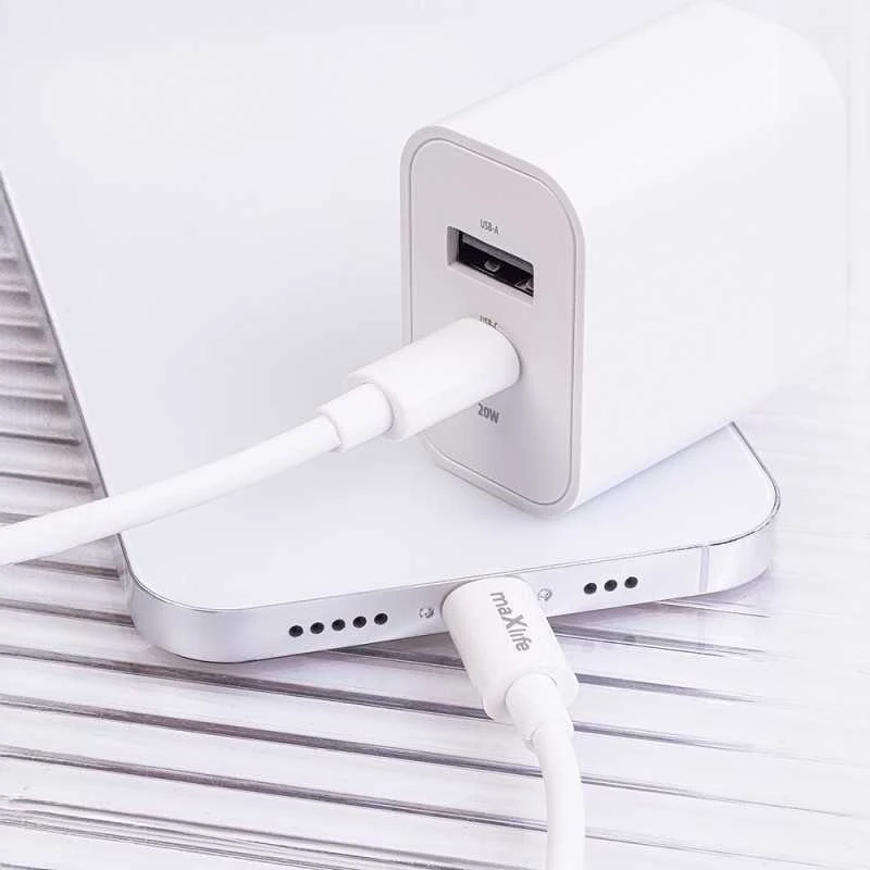 Maxlife MXTC-06-20AC PD QC įkroviklis 1x USB-C 1x USB 20W baltas + USB-C – USB-C laidas 20W