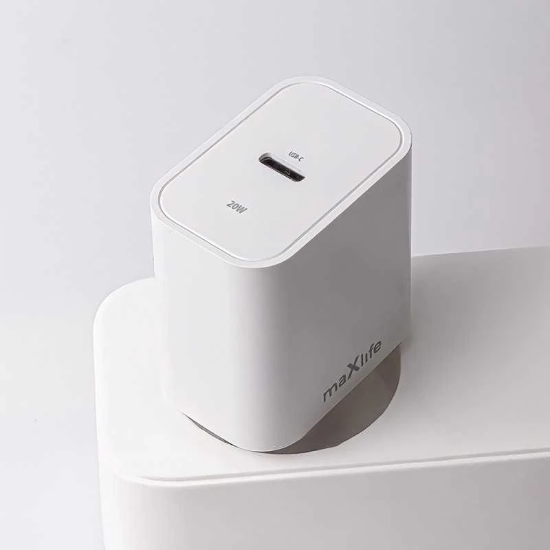 Maxlife MXTC-06-20C PD QC įkroviklis 1x USB-C 20W baltas + USB-C – USB-C laidas 20W