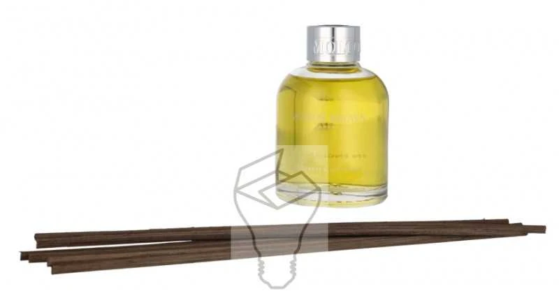 Molton Brown Juodas pipirų aromato lazdelės - papildymas, 150 ml