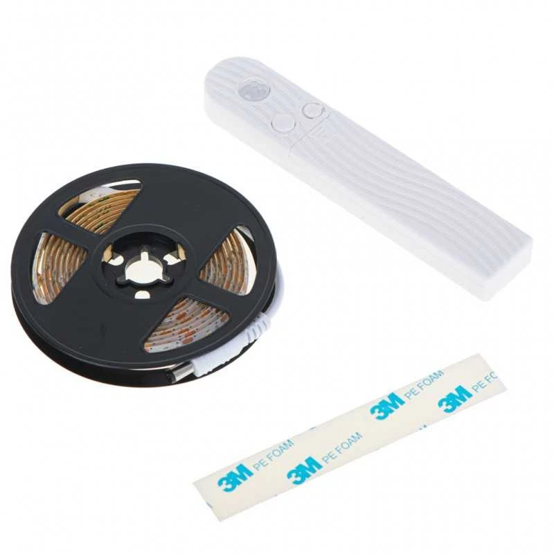 Maitinama LED juosta su judesio jutikliu 2 m