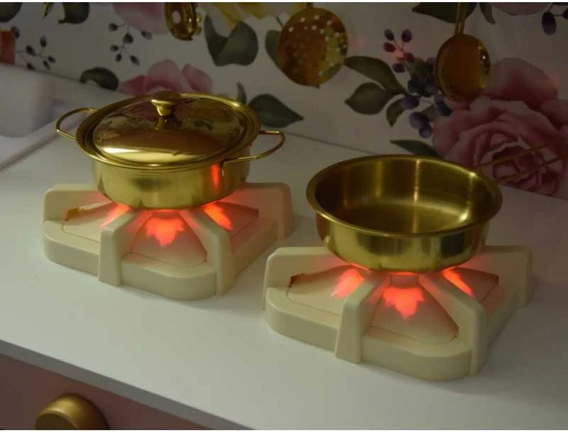 Ecotoys Medinė virtuvė vaikams RÓŻANA - viryklė, kriauklė, puodai, priedai ZA5932