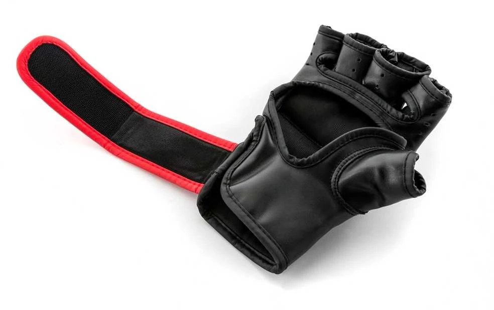 Pirštinės UFC MMA 6OZ Bag S/M