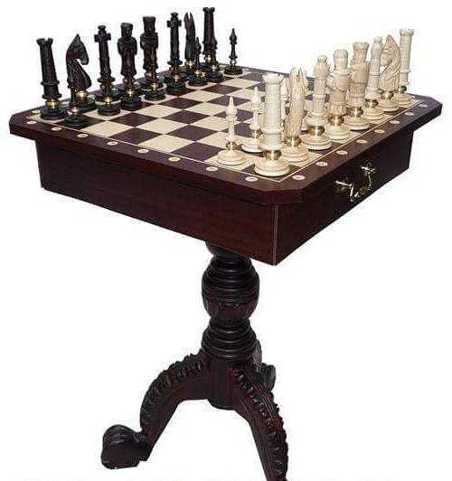 Provechess Šachmatų stalas + Royal šachmatai