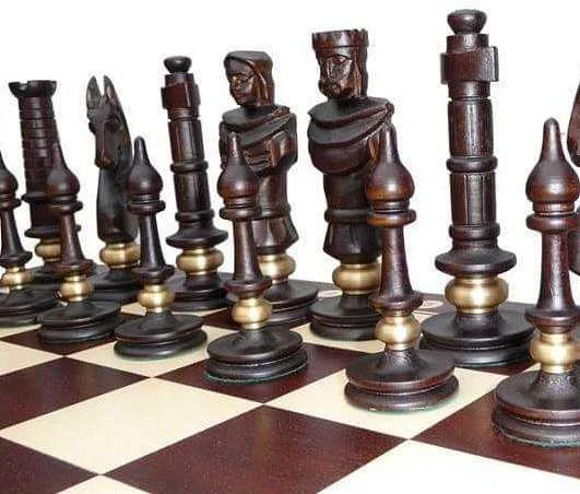 Provechess Šachmatų stalas + Royal šachmatai