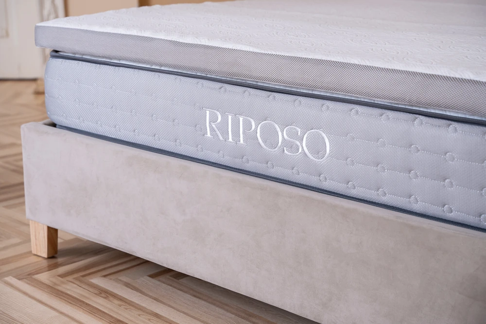 RIPOSO antčiužinis su logotipu