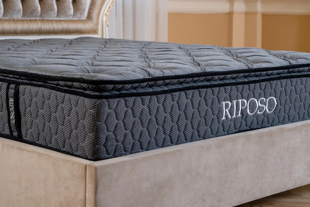 Riposo Royal čiužinys: detalus kampo vaizdas