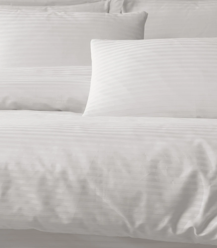 Riposo Premium satino medvilnės patalynės komplektas MODEST - Baltas 200x200 cm