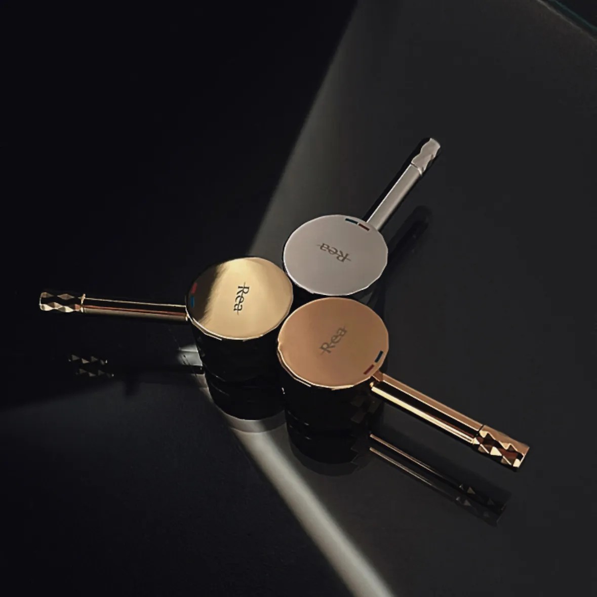 rea BIDE MAIŠYTUVAS SU DUŠELIU Lungo Loop Diamond Copper aprašymas - Prekės nuotrauka