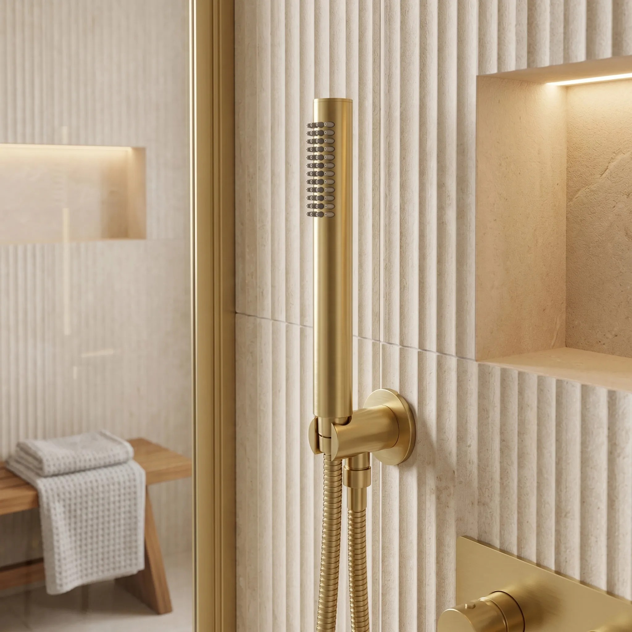 Dušo galvutė Rea JS-018 BRUSH GOLD aprašymas - Prekės nuotrauka