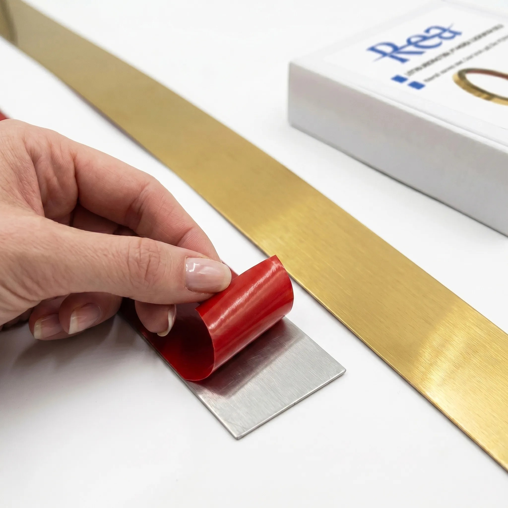 Lipni Dekoratyvinė Juostelė Rea P14454ca 3,8cm Gold aprašymas - Prekės nuotrauka