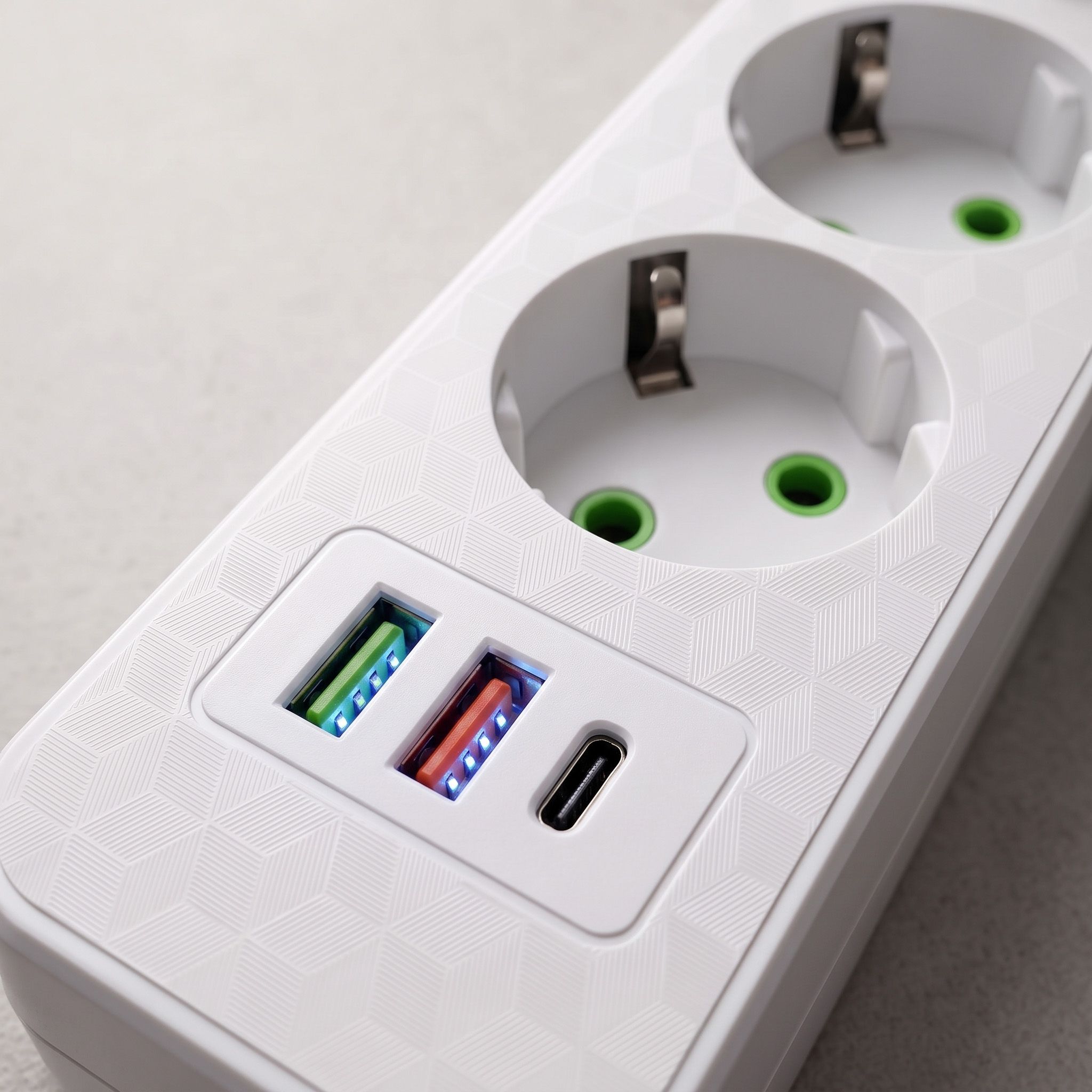 Toolight Prailgintuvas Maitinimo Blokas 3 Lizdai + 2x Usb-a + Usb-c Jnh020-3a Baltas aprašymas - Prekės nuotrauka