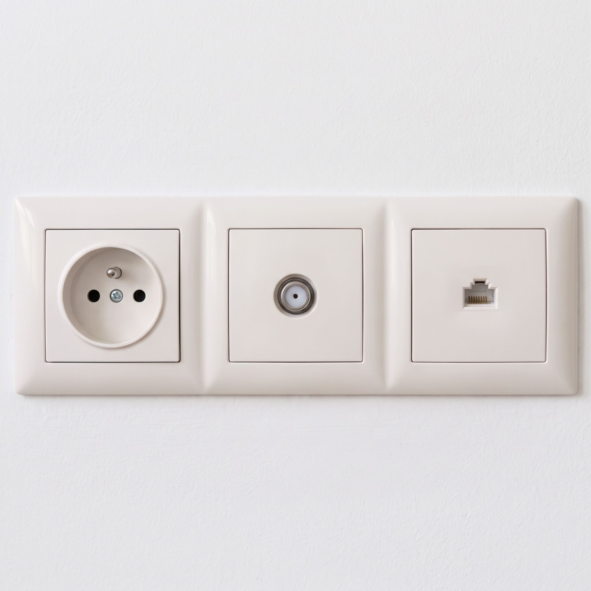 Toolight Rj45 Lizdas Su Rėmeliu Oste Jnh010-s rusvai gelsvas aprašymas - Prekės nuotrauka