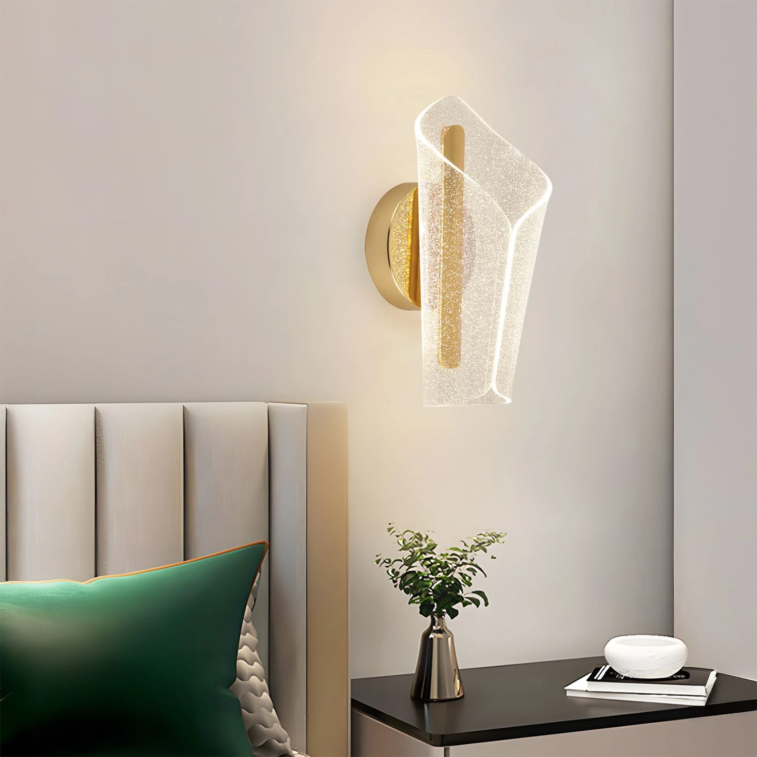 Pakabinamas šviestuvas Toolight Sieninė lempa LED G030-W GOLD aprašymas - Prekės nuotrauka