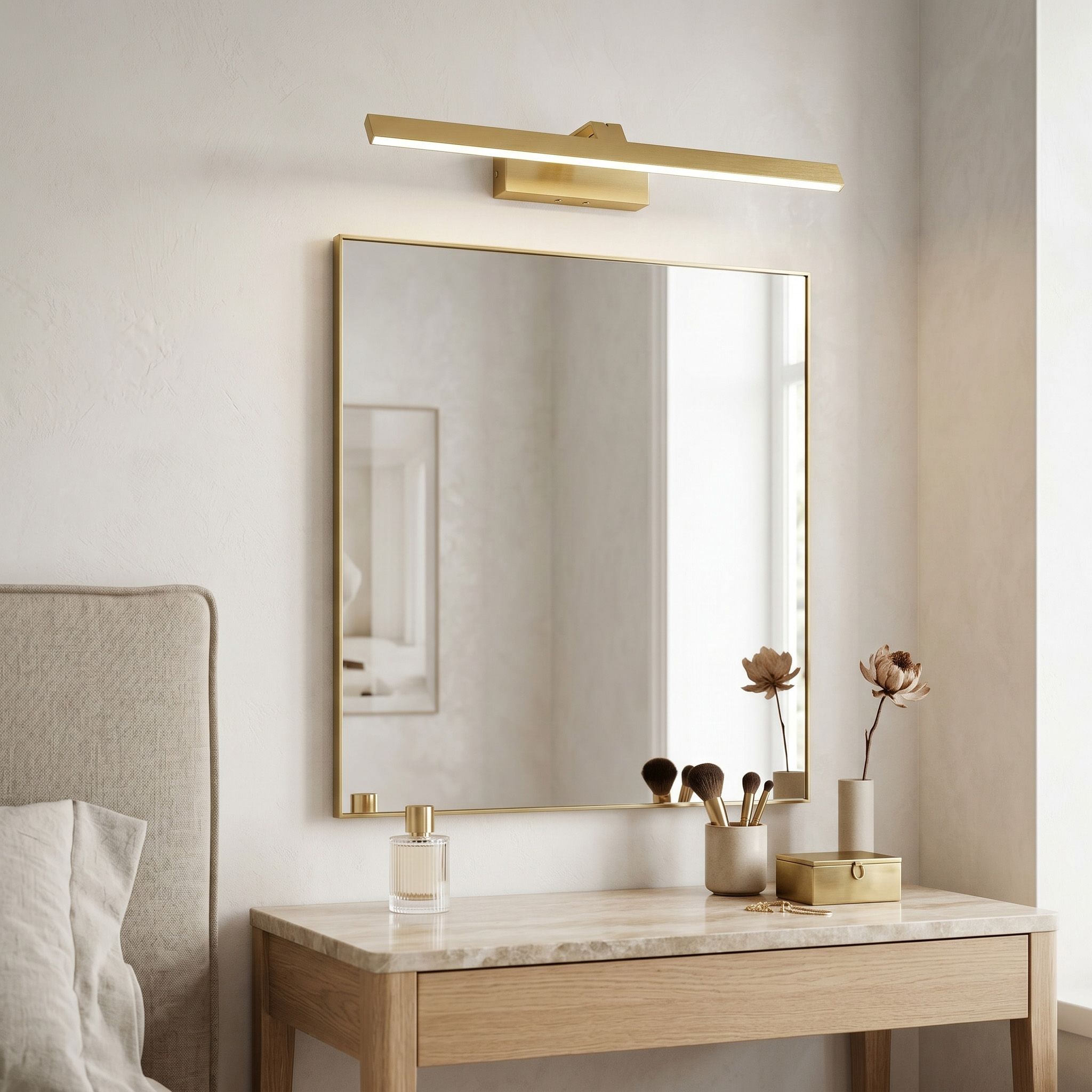 Sieninis šviestuvas Toolight Vonios sieninis LED šviestuvas SWE008-1W 58cm BRUSH GOLD aprašymas - Prekės nuotrauka
