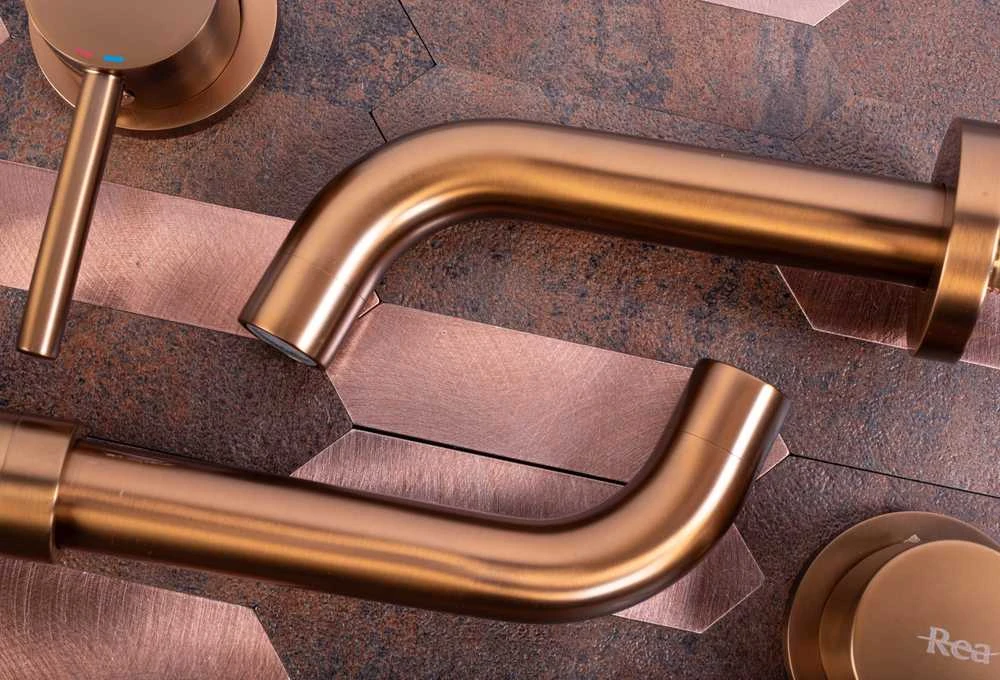 Potinkinis praustuvo maišytuvas Rea Rose Lungo Copper + dėžutė
