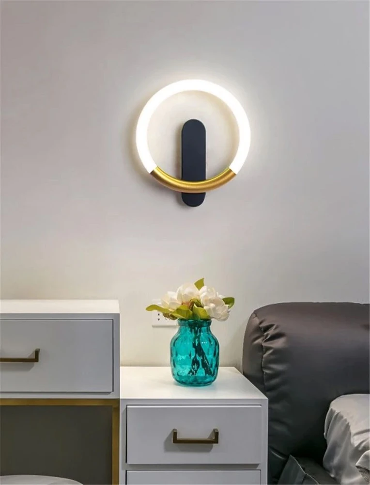 Toolight SIENINIS ŠVIESTUVAS LED LHJ068-W C BRUSH GOLD/Juodas