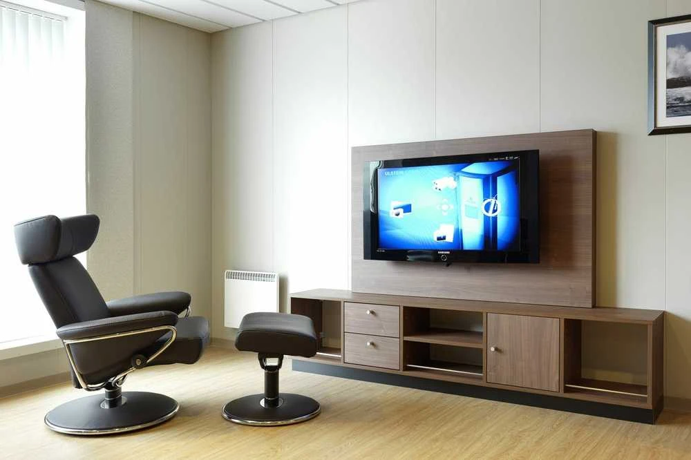 Tutumi Elektrinis pasukamas televizoriaus laikiklis 70"MAX