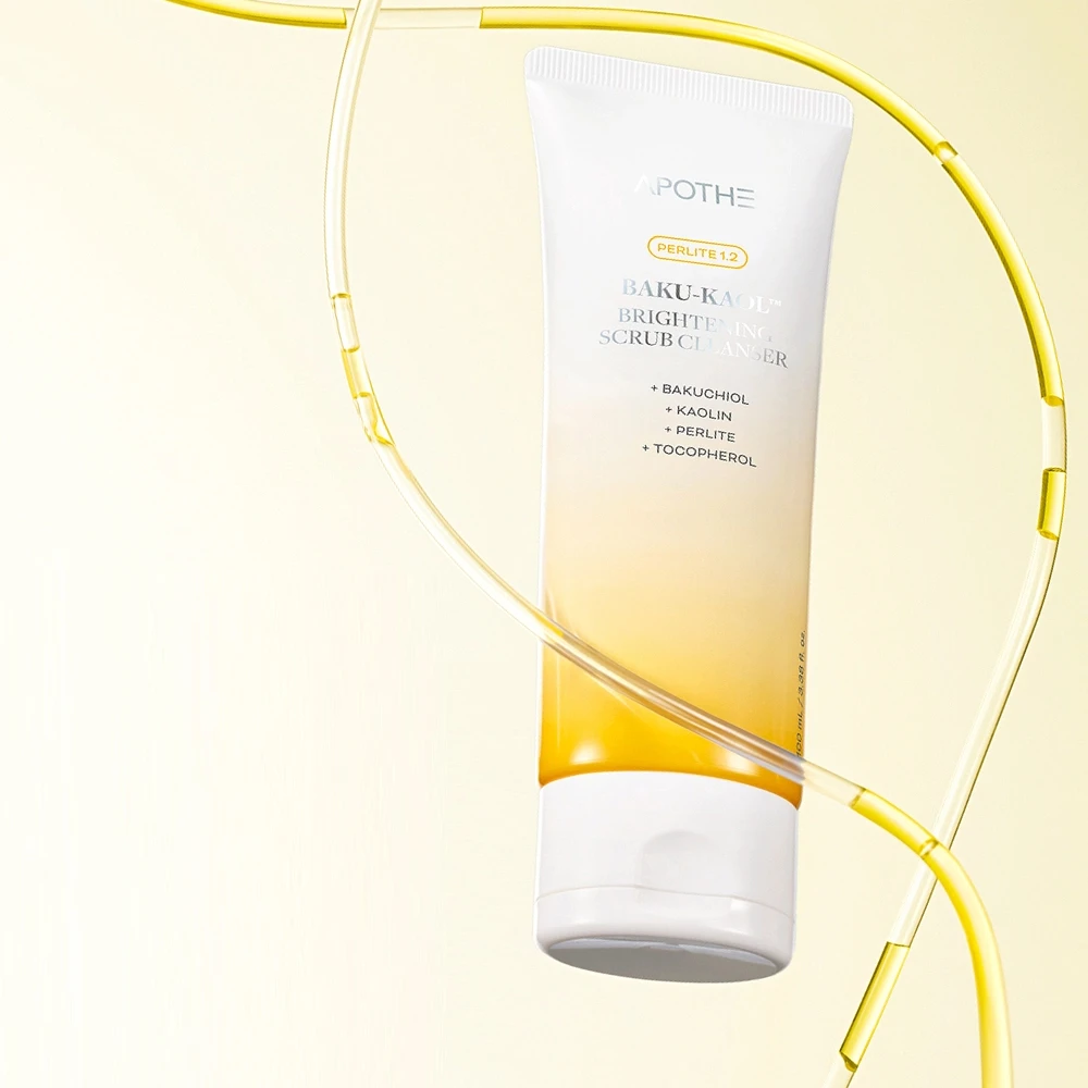 Veido šveitiklis/valiklis „APOTHE Baku-Kaol Brightening Scrub Cleanser“ su bakučioliu ir kaolinu, 100 ml