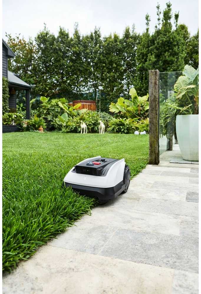 Belaidis vejos pjovimo robotas Ecovacs GOAT 0500 Panorama