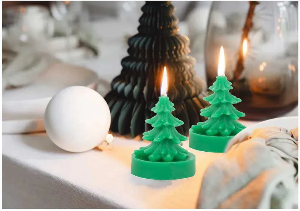 Aromatinė žvakė eglutės formos 7,5 cm