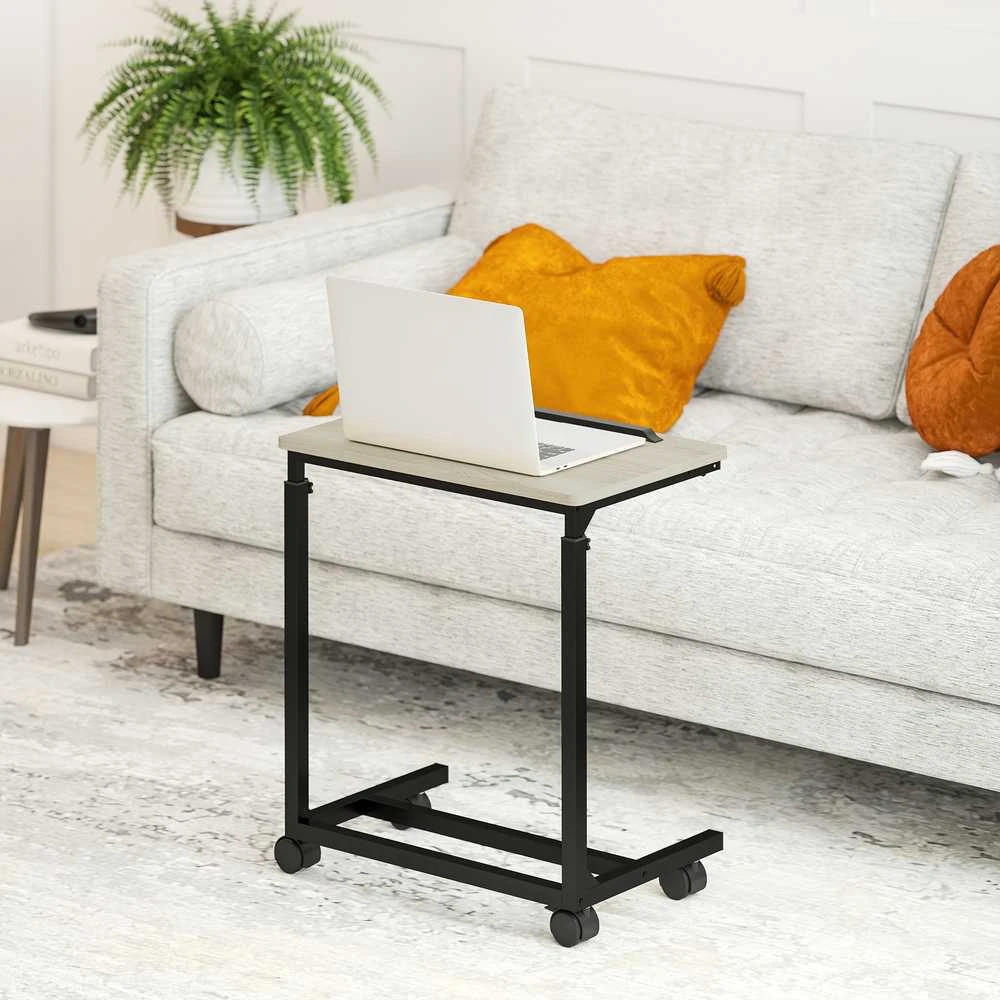 HOMCOM C-formos šoninis staliukas, reguliuojamo aukščio kavos staliukas su ratukais, sofos staliukas, nešiojamojo kompiuterio stalas mažiems kambariams, svetainei, 55 x 36 x 62,5-82,5 cm, baltas
