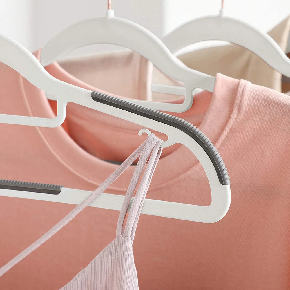 Songmics Plastikinių striukių pakabų rinkinys 30 vnt