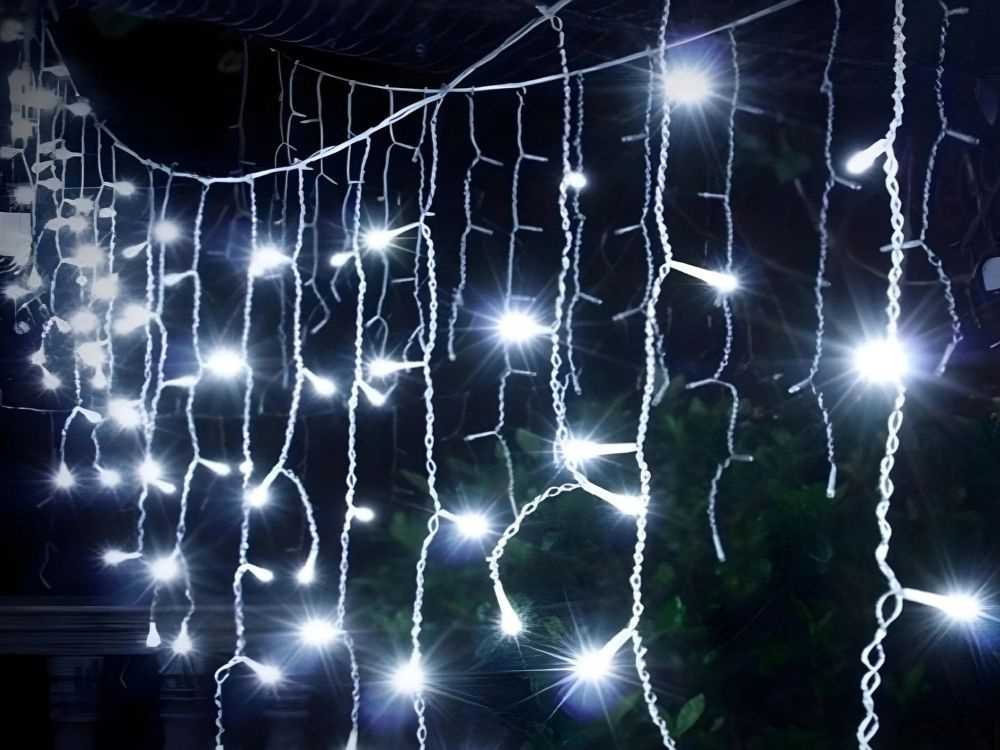 Girlianda 300 LED šaltai balta, IP44