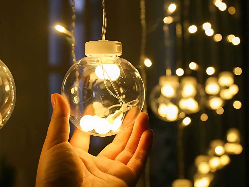 Girlianda su užuolaidiniu efektu 138 LED, IP44