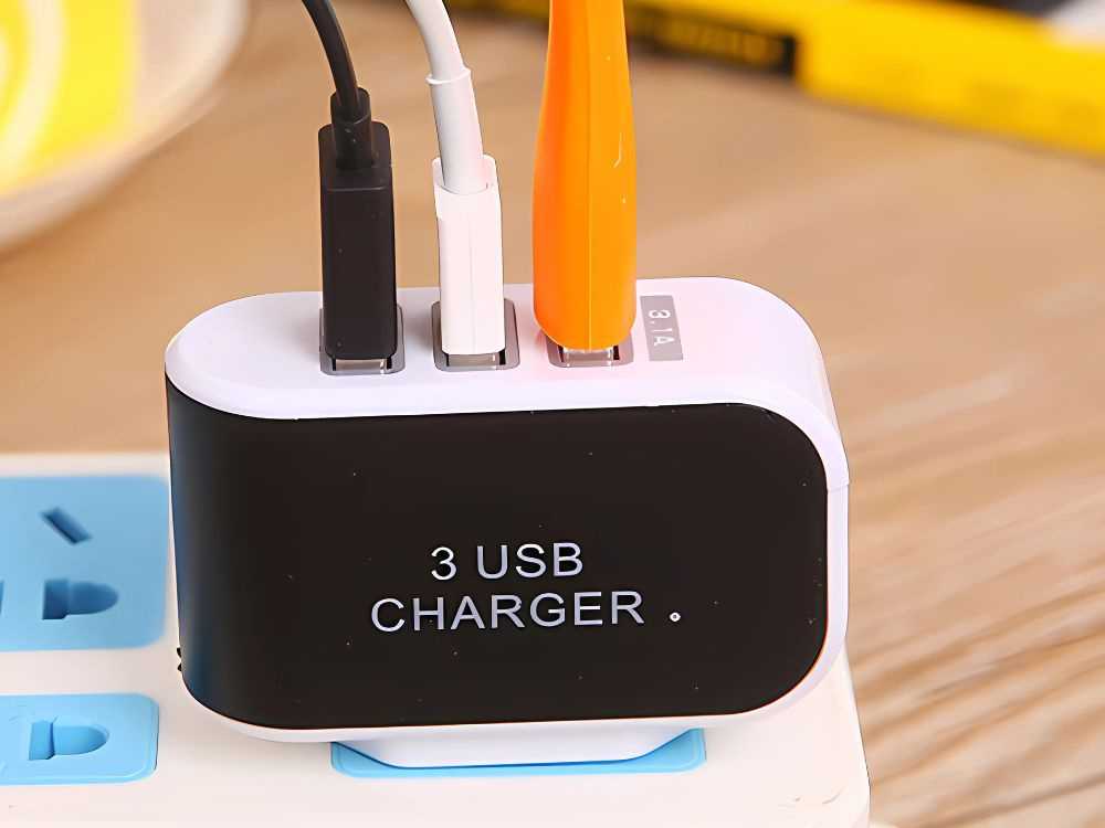 Greito įkrovimo įkroviklis 5W, 3x USB, Quick Charge 3.0