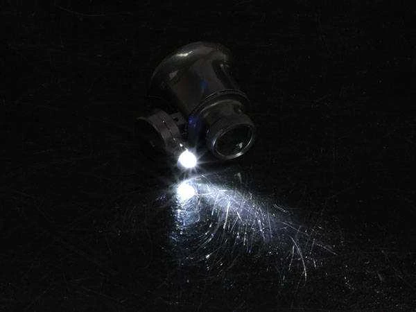 Juvelyro lupa su LED apšvietimu 20x