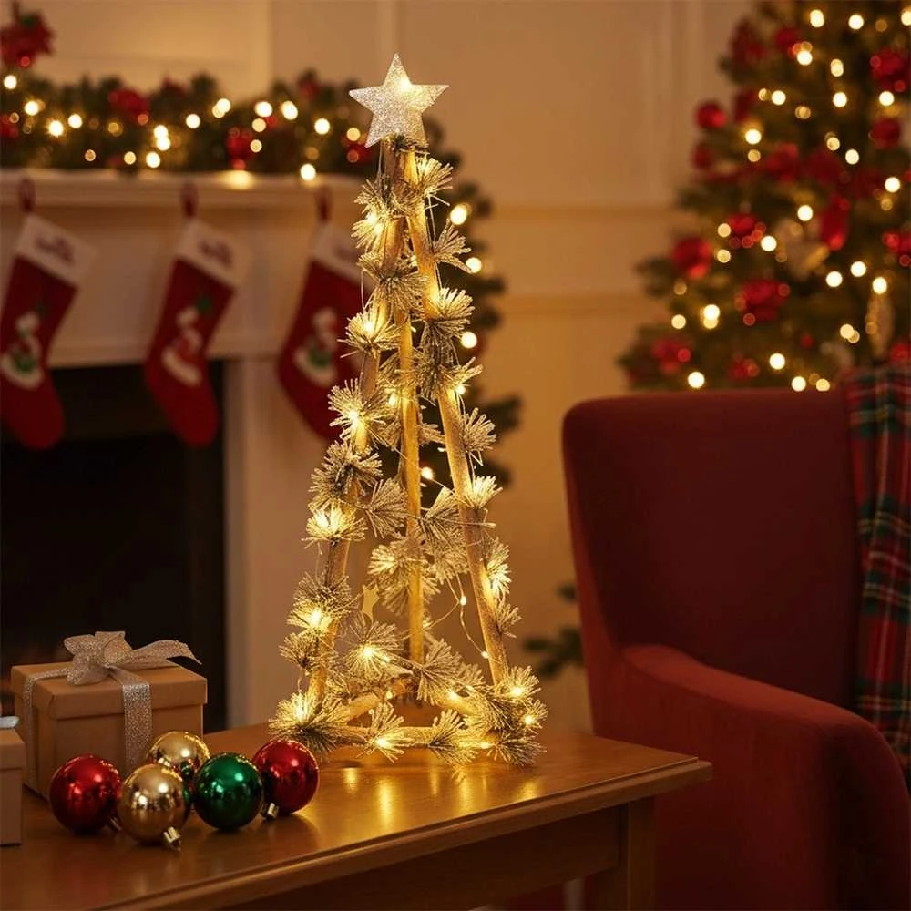 Slowmoose Medinė Kūčių eglutė su šviesos kūgiu - 68 cm su 40 LED