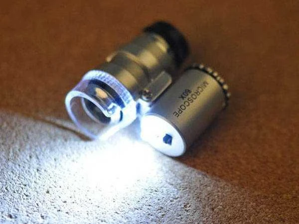 Kišeninis mikroskopas su 60x didinimu ir LED apšvietimu