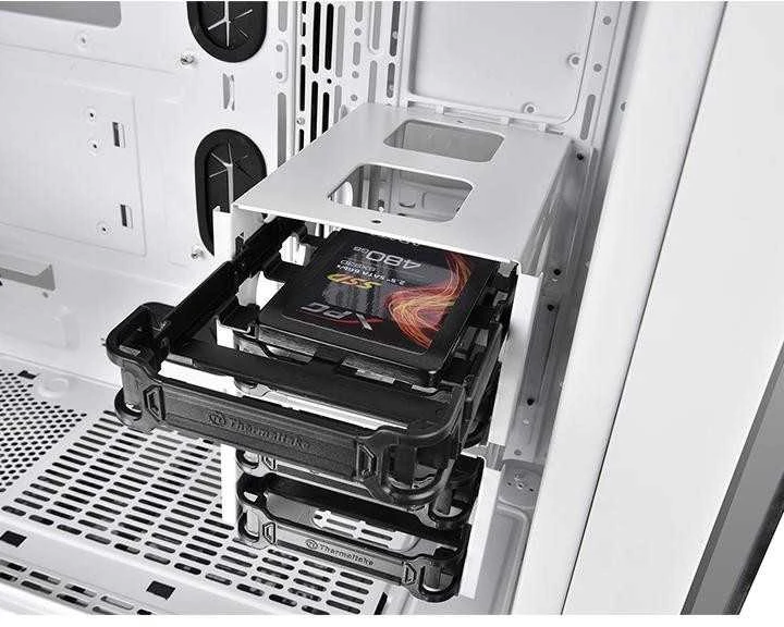 Thermaltake View 71 Riing grūdintas stiklas, sniegas