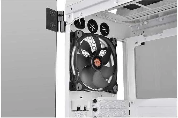 Thermaltake View 71 Riing grūdintas stiklas, sniegas