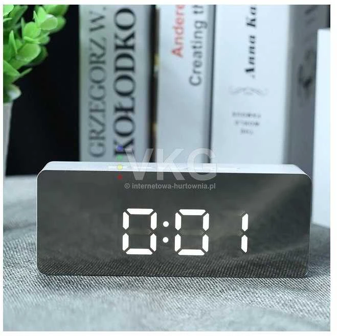 Laikrodis veidrodis su LCD ekranu ir temperatūros rodymu