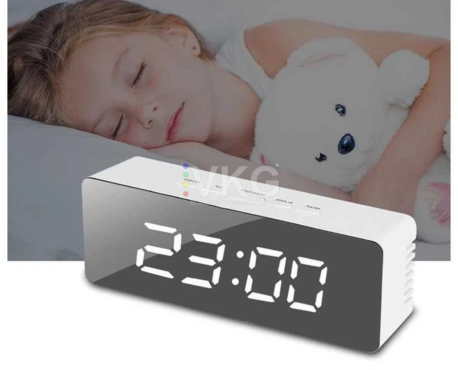 Laikrodis veidrodis su LCD ekranu ir temperatūros rodymu