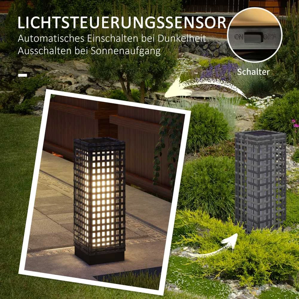 Outsunny saulės energija maitinamas šviestuvas, rotango saulės lempa, vandeniui atsparus takelio šviestuvas su šviesos jutikliu, automatinė LED sodo lempa, lauko šviestuvas balkonui, plienas, pilkas