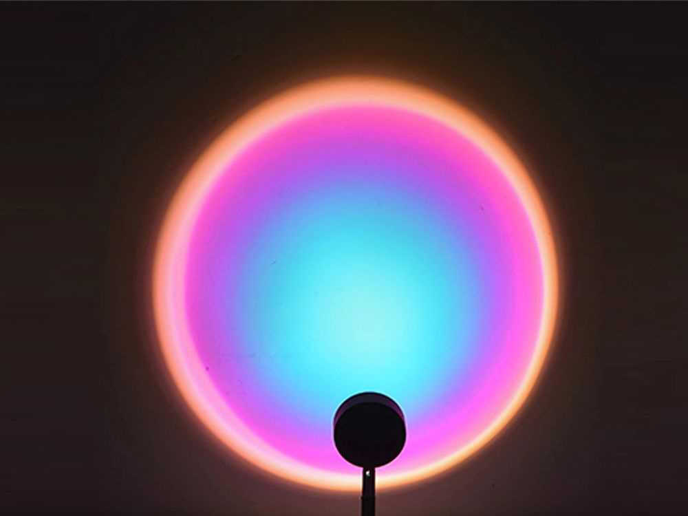 LED projektorius lempa su RGB spalvų imitacija ir nuotoliniu valdymu