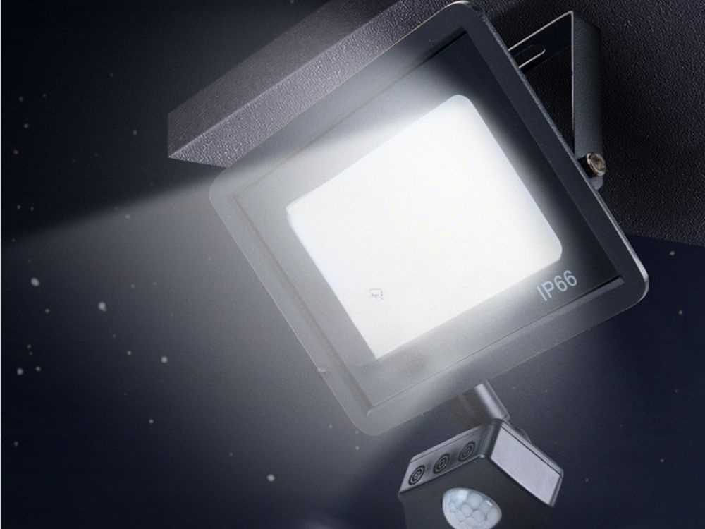 LED prožektorius su judesio ir šviesos jutikliu 50W 6000K IP66