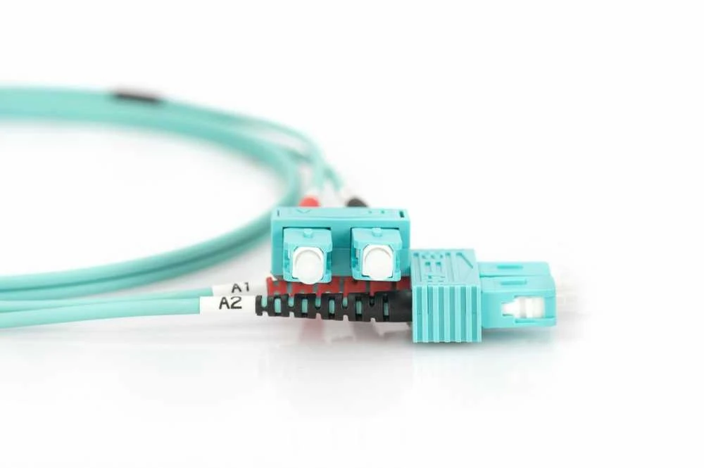 Assmann Electronic „Assmann“ elektroninis DIGITUS šviesolaidinis laidas nuo SC iki SC daugiamodis 50/125 m dvipusis ilgis, 3 m, klasė OM3