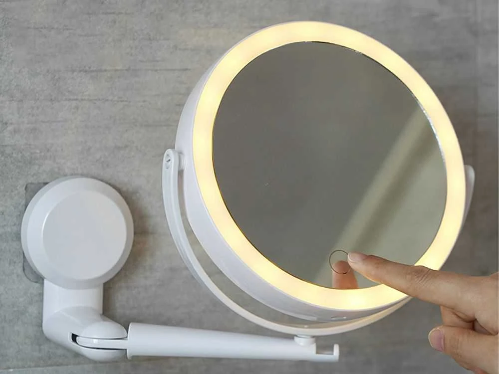 Makiažo veidrodėlis su LED apšvietimu ir sieniniu laikikliu