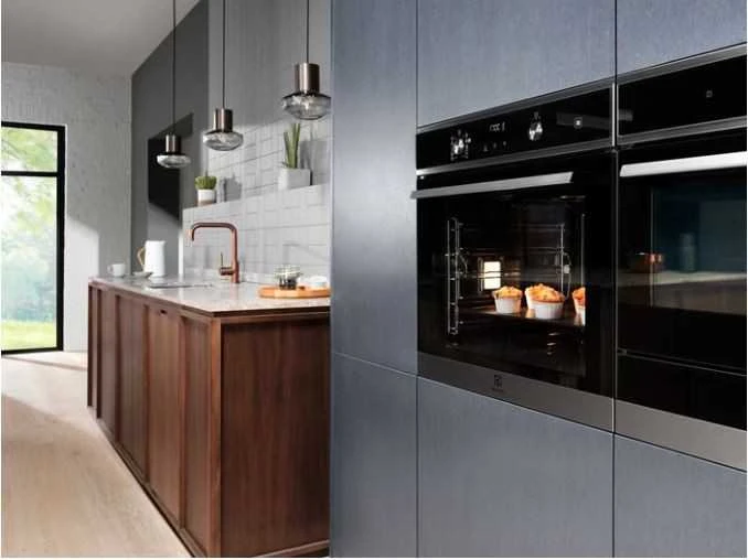 Ner.plieno spalvos orkaitė Electrolux EOD5H70BX