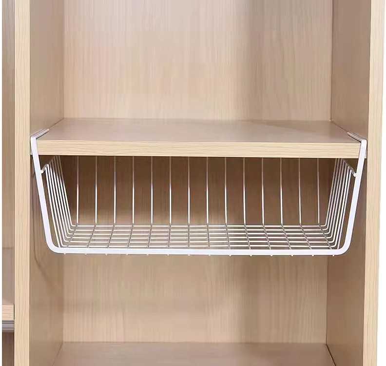 Pakabinamas metalinis krepšelis po lentyna, baltas